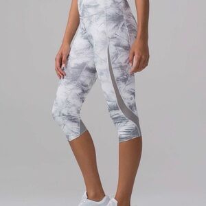 Lululemon Pace Perfect crop 17” leggings size 2